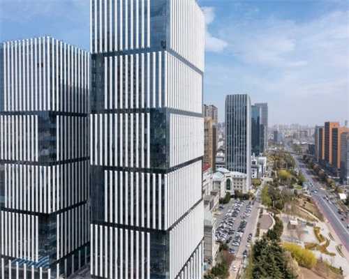 夏日七夕：马面裙上的芭蕉庭院