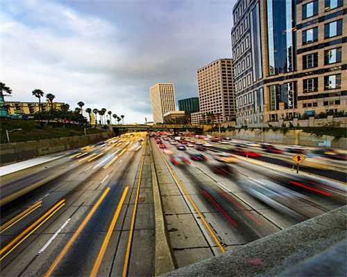 集美区首条进小区的公交车 334路开进岩内地铁社区