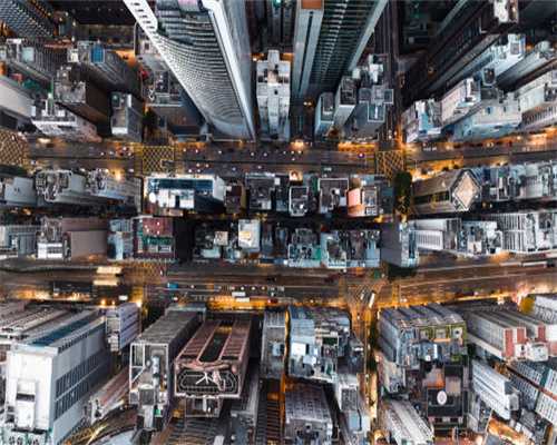 榕江：无人机表演点亮“村超”夜空