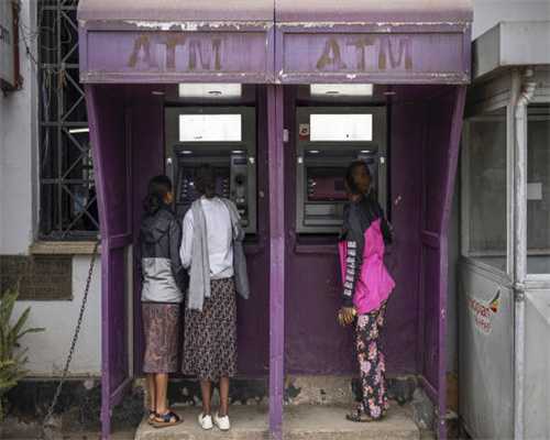 "加州小镇惊爆情杀案：完美夫妻背后，是子弹还是毒药？"