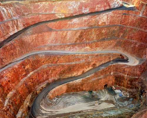 量价齐跌旺季不旺 水泥行业二季度或迎拐点