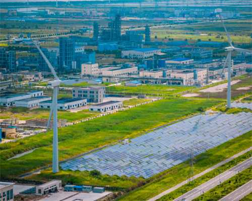 一锄头挖出“三星堆”的村民还原挖掘全过程：因体重无法下坑