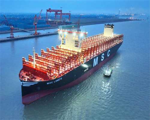 游灵隐景区谒拜四座寺庙，爬飞来峰顶欣赏百尊造像。