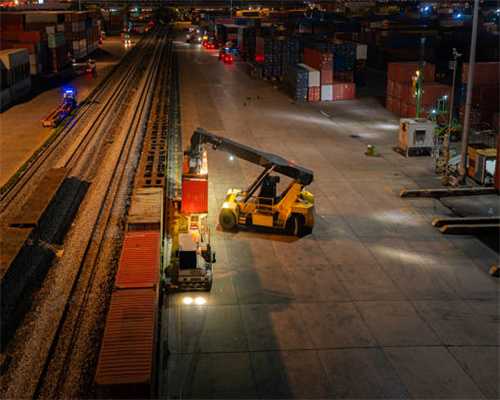 一集就上头！高圆圆张鲁一这部新剧，刷新了我对国产剧的想象