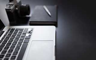 西安鸿基新城祥园小区一新来的顶楼住户私占部分公共露台 愁坏众邻